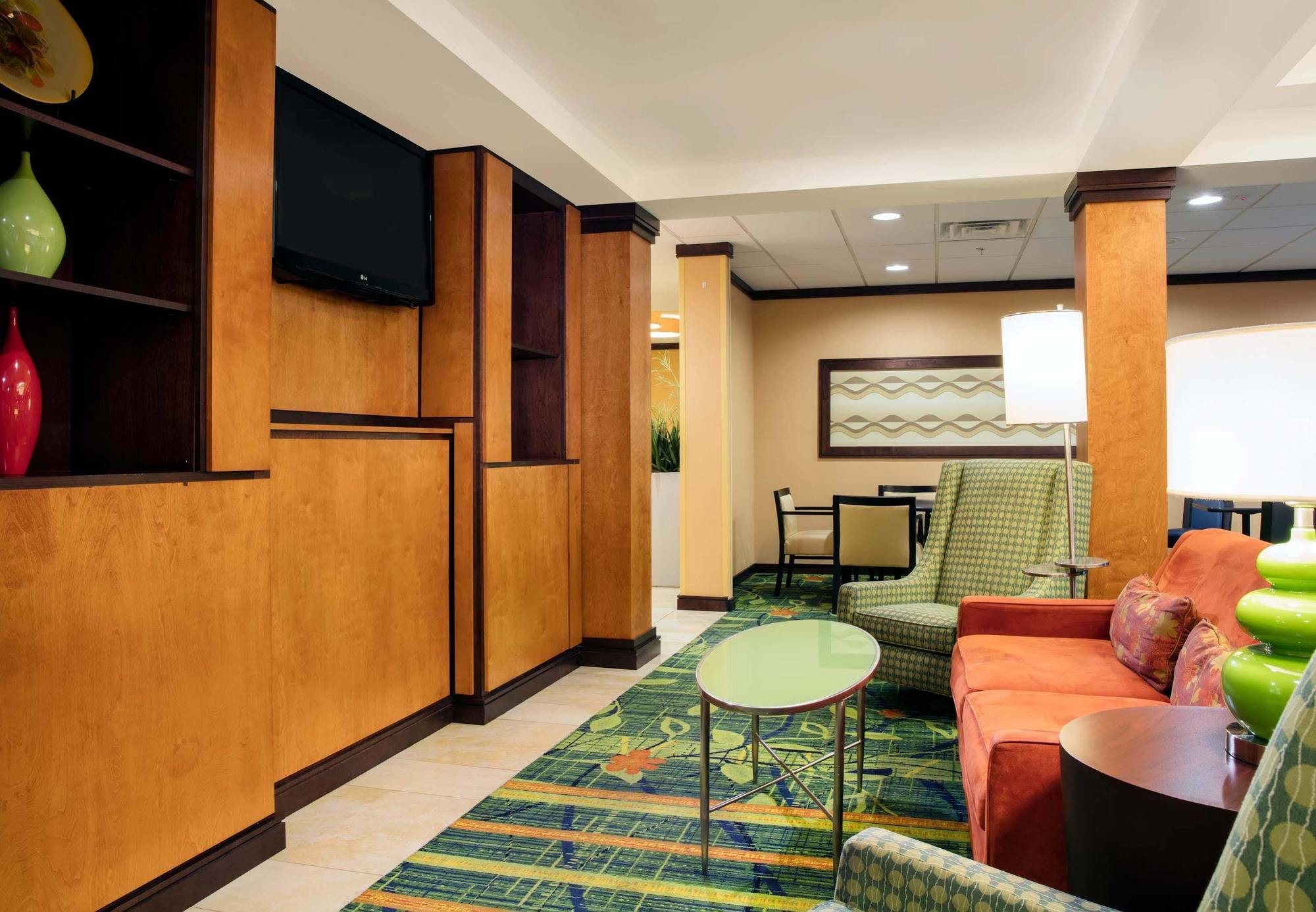 Hotel Fairfield And By Marriott Lakeland Plant